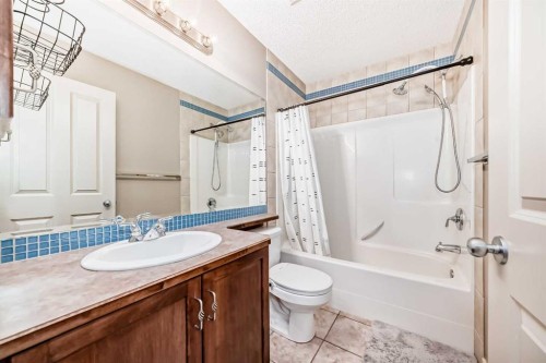 455 Hidden Creek Boulevard Nw, Calgary, AB - Indoor Photo Showing Bathroom
