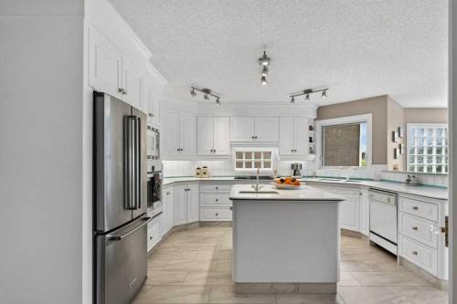 152 Scenic Ridge Crescent Nw, Calgary, AB 