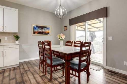 165 Bayside Loop Sw, Airdrie, AB - Indoor Photo Showing Dining Room