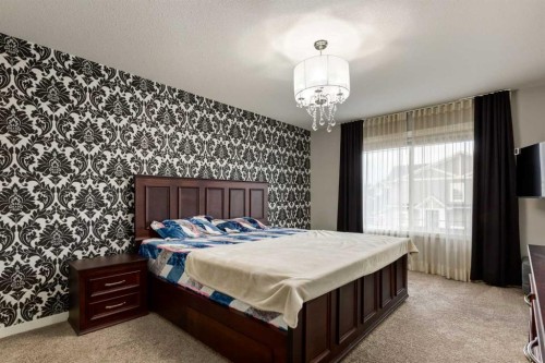 165 Bayside Loop Sw, Airdrie, AB - Indoor Photo Showing Bedroom
