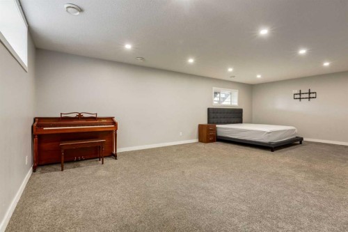 165 Bayside Loop Sw, Airdrie, AB - Indoor Photo Showing Other Room