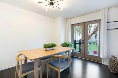 184 Inglewood Cove Se, Calgary, AB - Indoor Photo Showing Dining Room