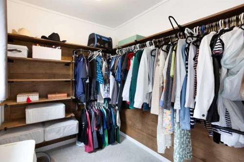 184 Inglewood Cove Se, Calgary, AB - Indoor With Storage
