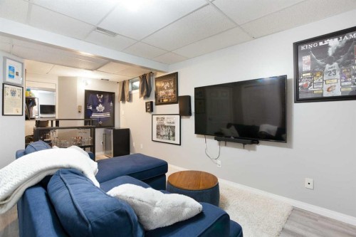 184 Inglewood Cove Se, Calgary, AB - Indoor