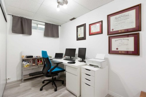 184 Inglewood Cove Se, Calgary, AB - Indoor Photo Showing Office