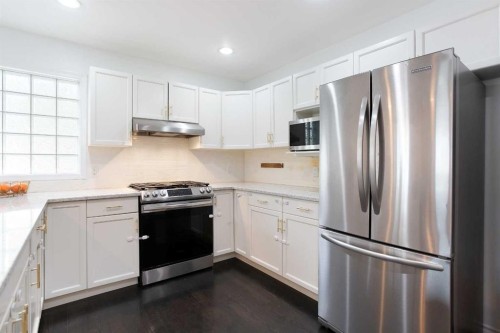 184 Inglewood Cove Se, Calgary, AB - Indoor Photo Showing Kitchen With Stainless Steel Kitchen With Upgraded Kitchen