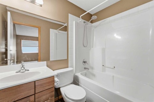 203 West Creek Close, Chestermere, AB - Indoor Photo Showing Bathroom