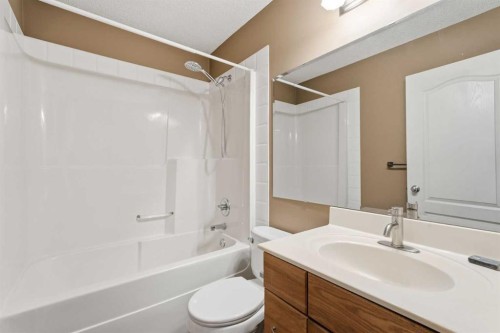 203 West Creek Close, Chestermere, AB - Indoor Photo Showing Bathroom