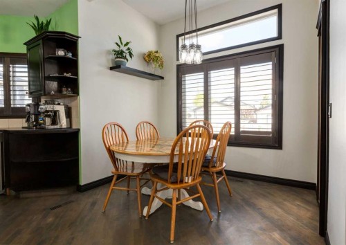 244 Stonegate Close Nw, Airdrie, AB - Indoor Photo Showing Dining Room