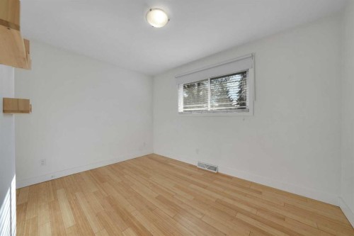 113 Langton Drive Sw, Calgary, AB - Indoor Photo Showing Other Room