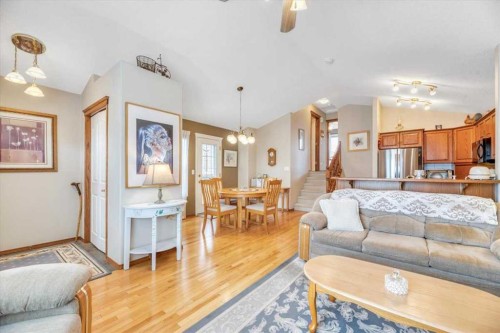 280 Cramond Close Se, Calgary, AB - Indoor Photo Showing Living Room