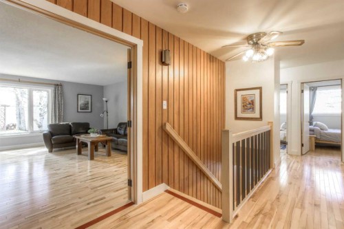 2519 Cherokee Drive Nw, Calgary, AB - Indoor Photo Showing Other Room