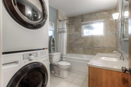 2519 Cherokee Drive Nw, Calgary, AB - Indoor Photo Showing Laundry Room