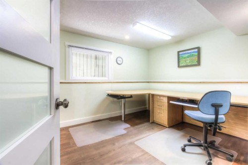 2519 Cherokee Drive Nw, Calgary, AB - Indoor Photo Showing Office
