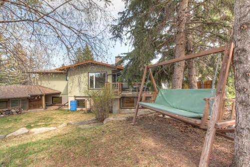 2519 Cherokee Drive Nw, Calgary, AB - Outdoor