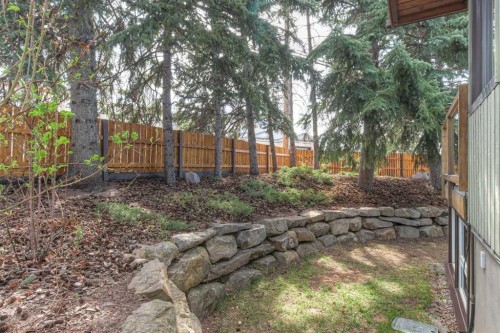 2519 Cherokee Drive Nw, Calgary, AB - Outdoor