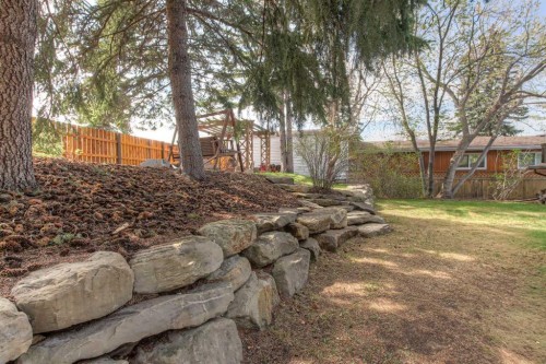 2519 Cherokee Drive Nw, Calgary, AB - Outdoor