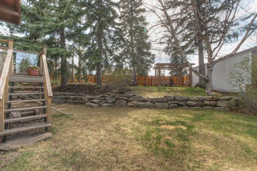 2519 Cherokee Drive Nw, Calgary, AB - Outdoor