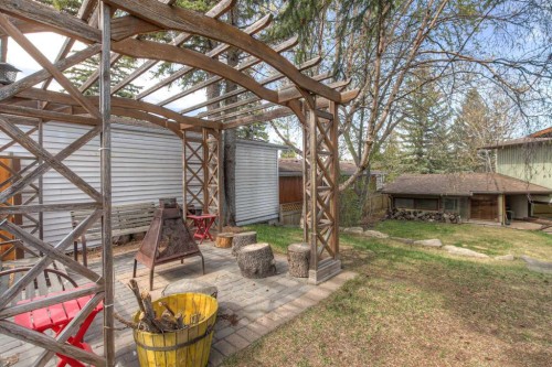 2519 Cherokee Drive Nw, Calgary, AB - Outdoor