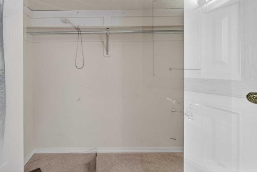 7-14736 Deerfield, Calgary, AB - Indoor
