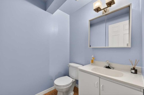 7-14736 Deerfield, Calgary, AB - Indoor Photo Showing Bathroom