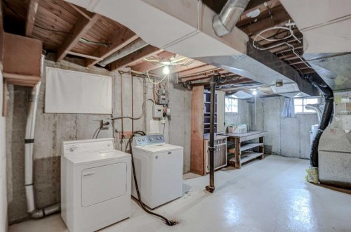 544 Thornhill Place Nw, Calgary, AB - Indoor Photo Showing Laundry Room