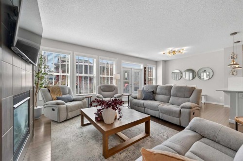 93 Legacy Green Se, Calgary, AB - Indoor Photo Showing Living Room