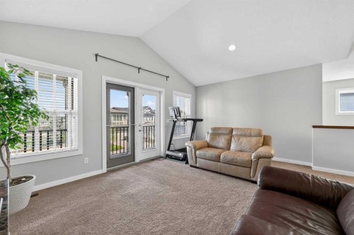 93 Legacy Green Se, Calgary, AB - Indoor Photo Showing Living Room