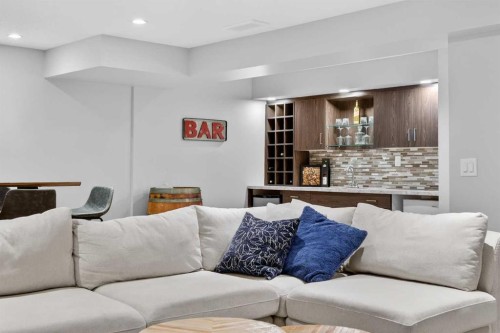 93 Legacy Green Se, Calgary, AB - Indoor Photo Showing Living Room