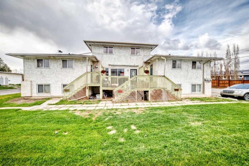 1-6-8 Huntley Close Ne, Calgary, AB - Outdoor