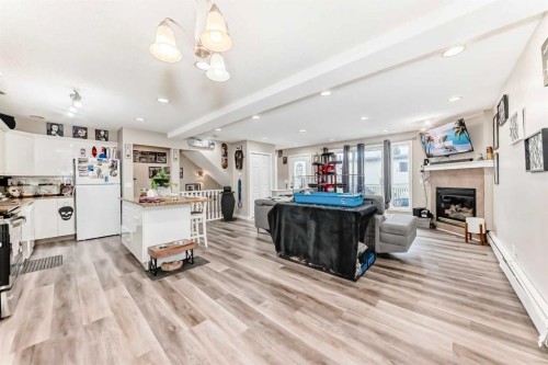 1-6-8 Huntley Close Ne, Calgary, AB - Indoor Photo Showing Kitchen