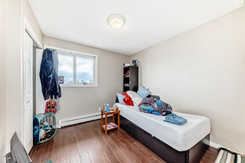 1-6-8 Huntley Close Ne, Calgary, AB - Indoor Photo Showing Bedroom