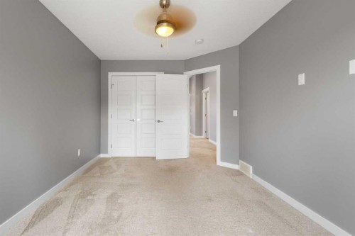 4905 21 Avenue Nw, Calgary, AB - Indoor Photo Showing Other Room