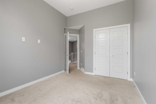 4905 21 Avenue Nw, Calgary, AB - Indoor Photo Showing Other Room