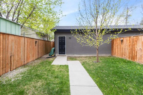 4905 21 Avenue Nw, Calgary, AB - Outdoor
