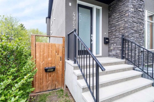 4905 21 Avenue Nw, Calgary, AB - Outdoor