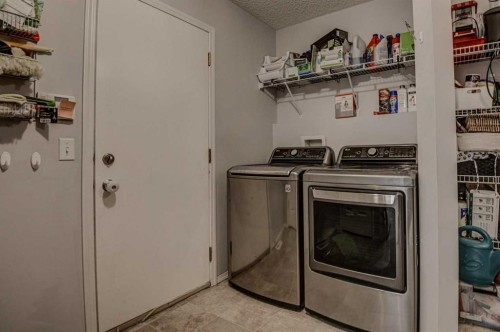 181 Citadel Ridge Close Nw, Calgary, AB - Indoor Photo Showing Laundry Room