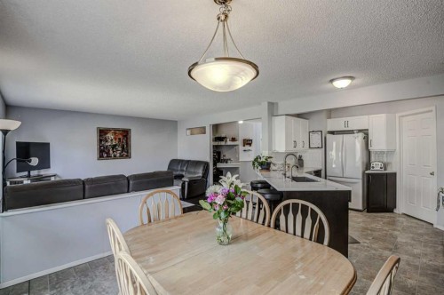 181 Citadel Ridge Close Nw, Calgary, AB - Indoor Photo Showing Dining Room