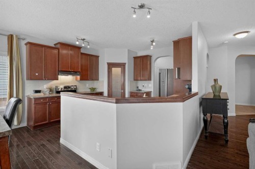 32 Evanspark Circle Nw, Calgary, AB - Indoor Photo Showing Kitchen