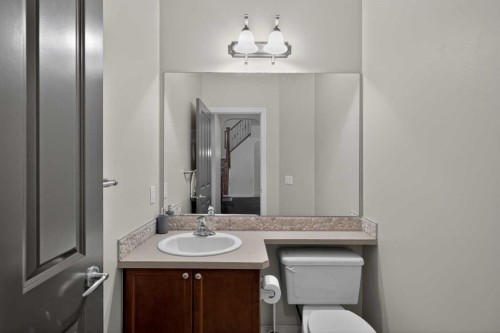 32 Evanspark Circle Nw, Calgary, AB - Indoor Photo Showing Bathroom