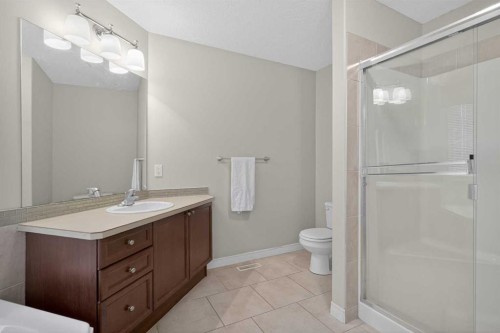 32 Evanspark Circle Nw, Calgary, AB - Indoor Photo Showing Bathroom