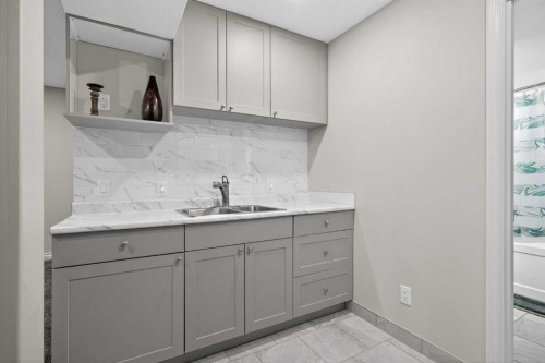 32 Evanspark Circle Nw, Calgary, AB - Indoor Photo Showing Kitchen