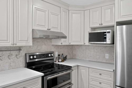 84 Shawbrooke Circle Sw, Calgary, AB - Indoor Photo Showing Kitchen With Stainless Steel Kitchen