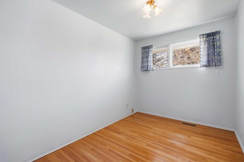 120 Glenpatrick Drive Sw, Calgary, AB - Indoor Photo Showing Other Room