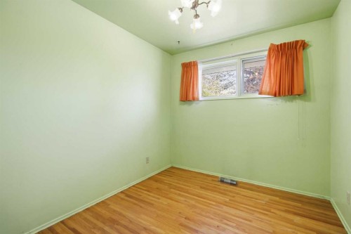 120 Glenpatrick Drive Sw, Calgary, AB - Indoor Photo Showing Other Room