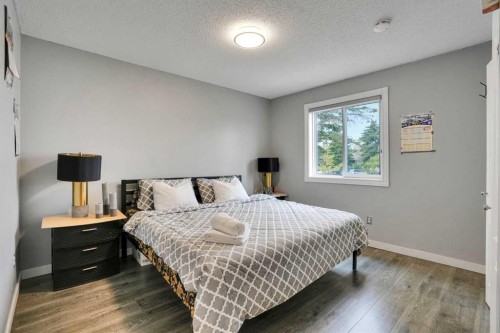 32 Taraglen Place Ne, Calgary, AB - Indoor Photo Showing Bedroom