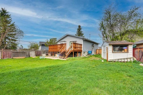 32 Taraglen Place Ne, Calgary, AB - Outdoor With Deck Patio Veranda