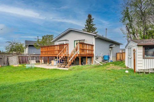 32 Taraglen Place Ne, Calgary, AB - Outdoor With Deck Patio Veranda