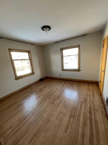 1607 25 Avenue Sw, Calgary, AB - Indoor Photo Showing Other Room