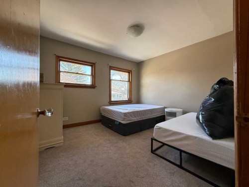 1607 25 Avenue Sw, Calgary, AB - Indoor Photo Showing Other Room